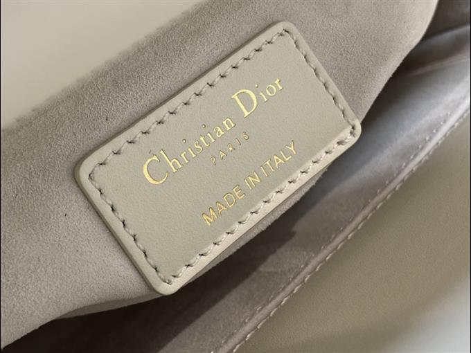 2025228Y1750P205548509