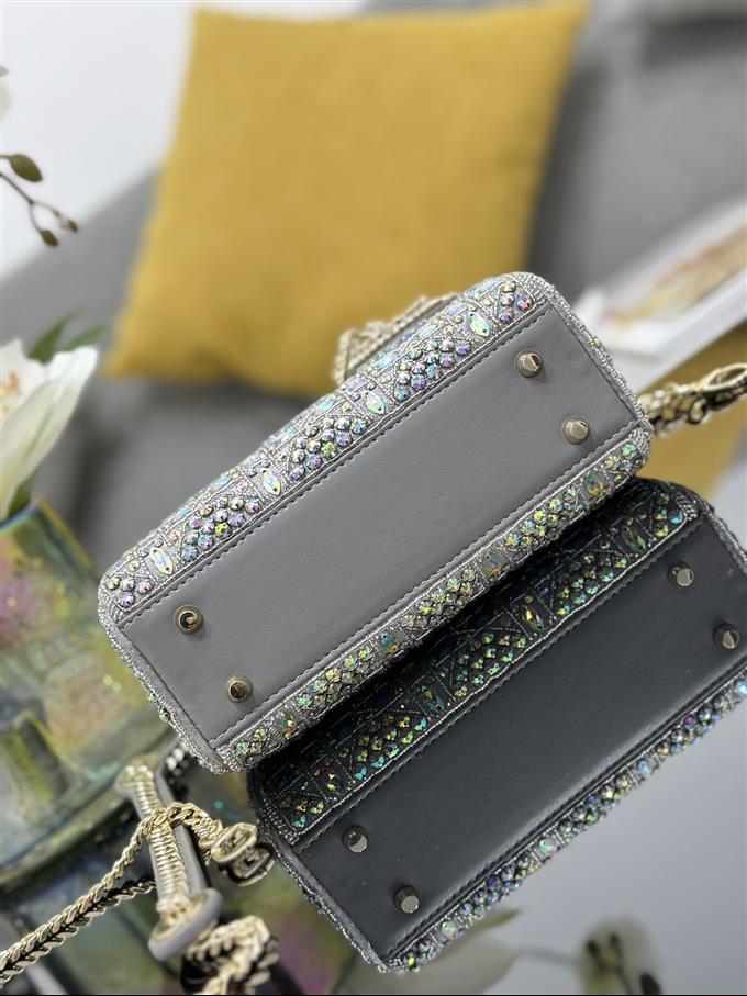 2025228Y1900P211859611