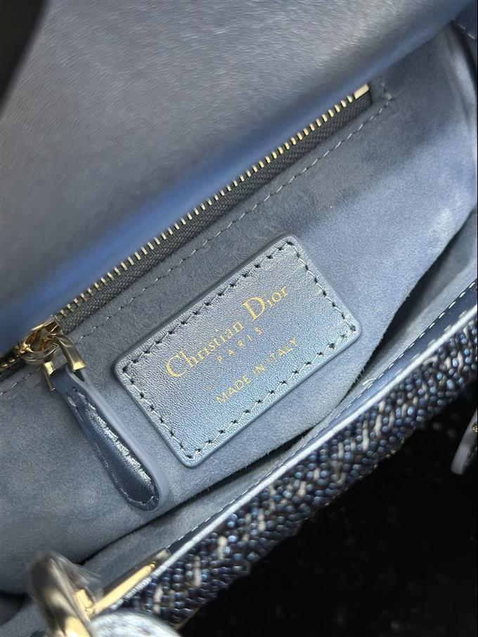 2025228Y1900P211859833