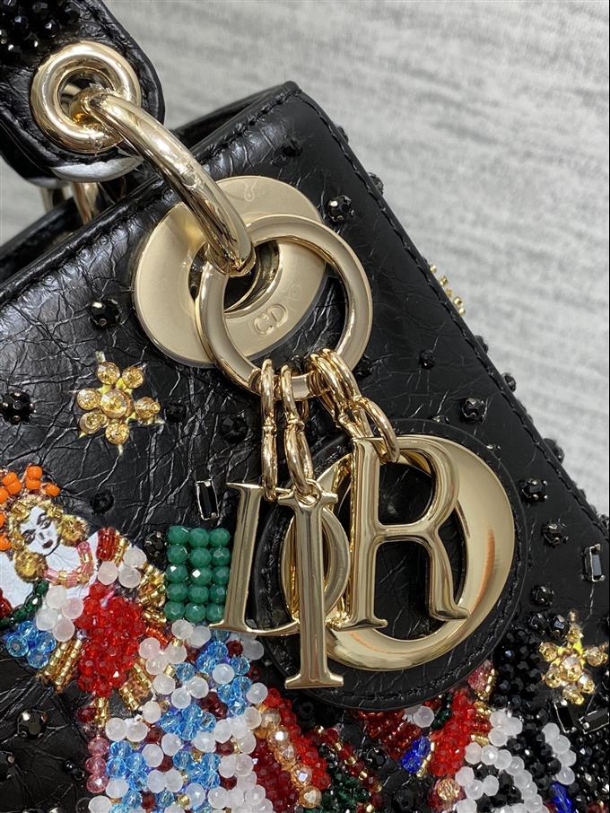 2025228Y2000P205548696