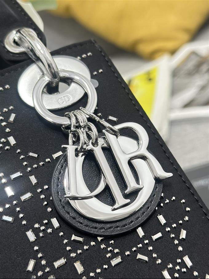 2025228Y500P211856221