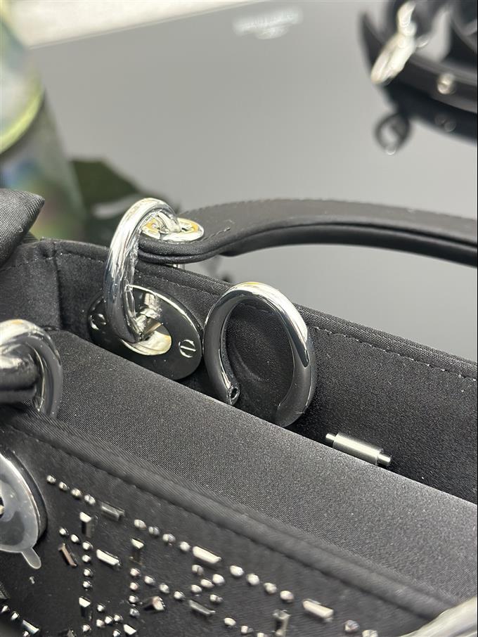 2025228Y500P211856237