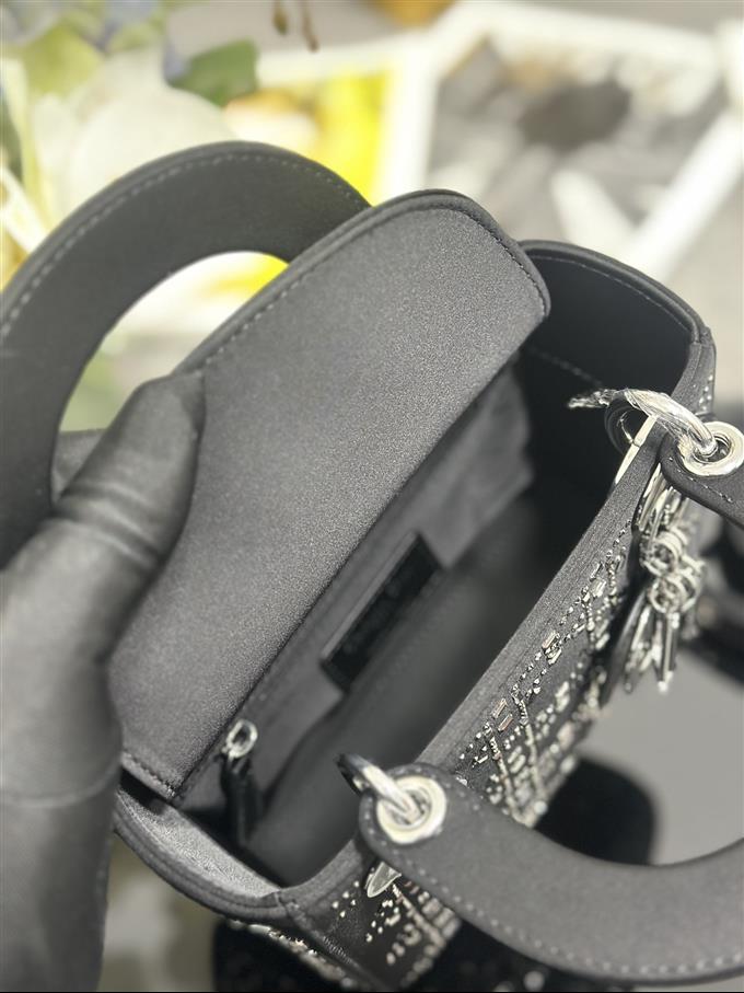 2025228Y500P211856269