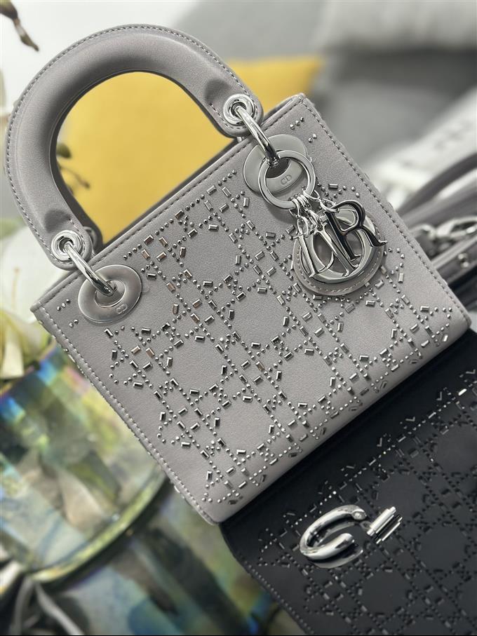 2025228Y500P21185681