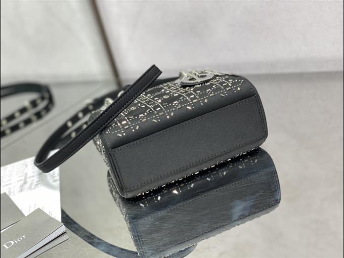 2025228Y500P21252049