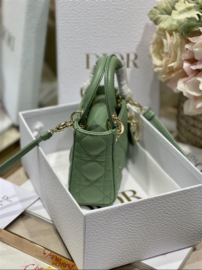 2025228Y580P205543841