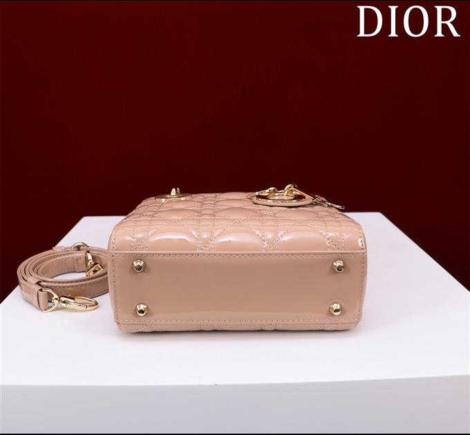 2025228Y600P205551277