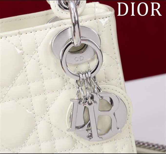 2025228Y600P205551745