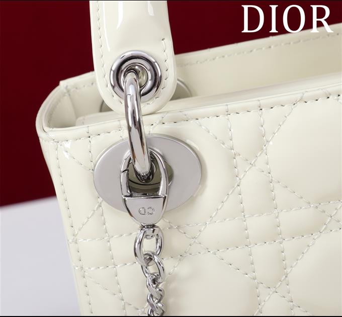 2025228Y600P205551760