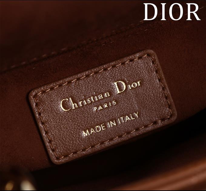 2025228Y600P205553641