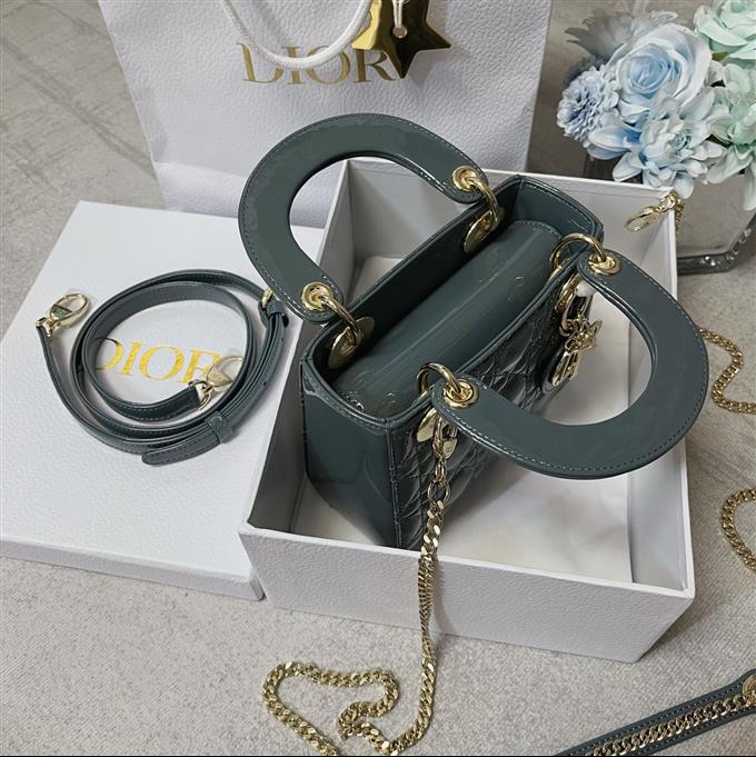 2025228Y600P205554864