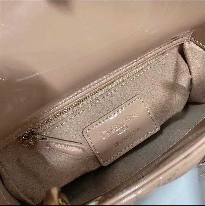 2025228Y600P205555699