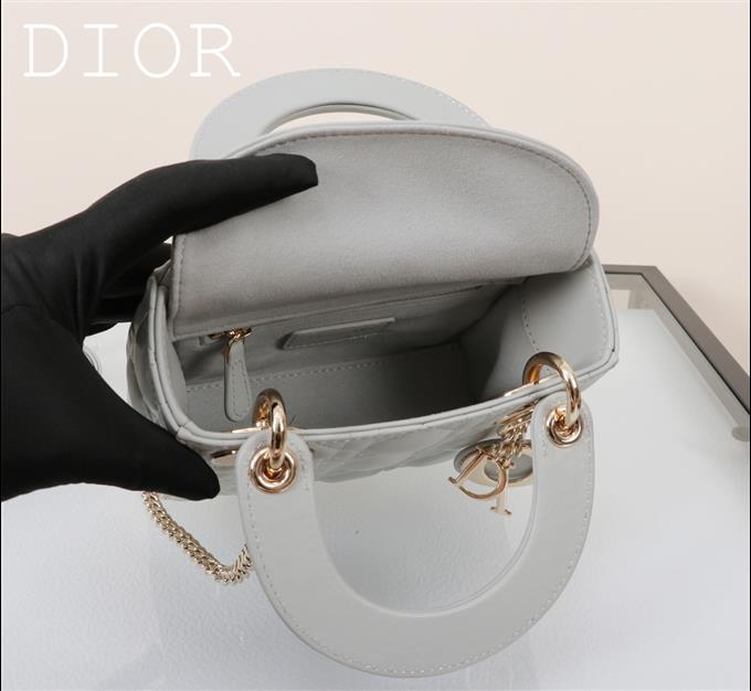 2025228Y600P205556582