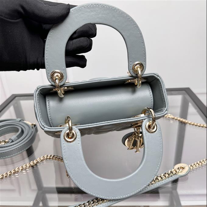 2025228Y600P205557100