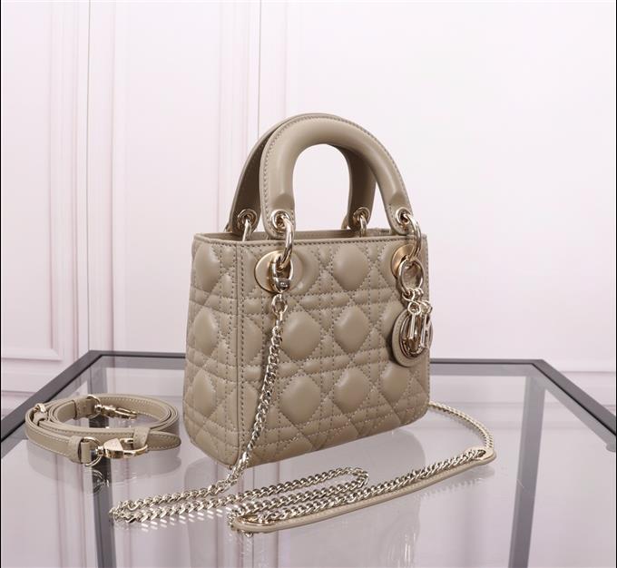 2025228Y600P205557337