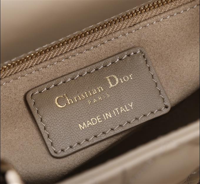 2025228Y600P205557399