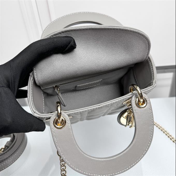 2025228Y600P205557557