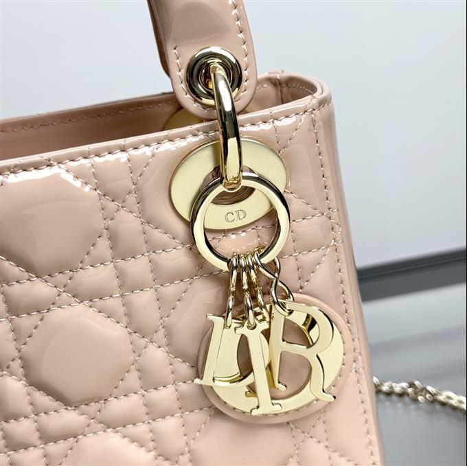 2025228Y600P205558155