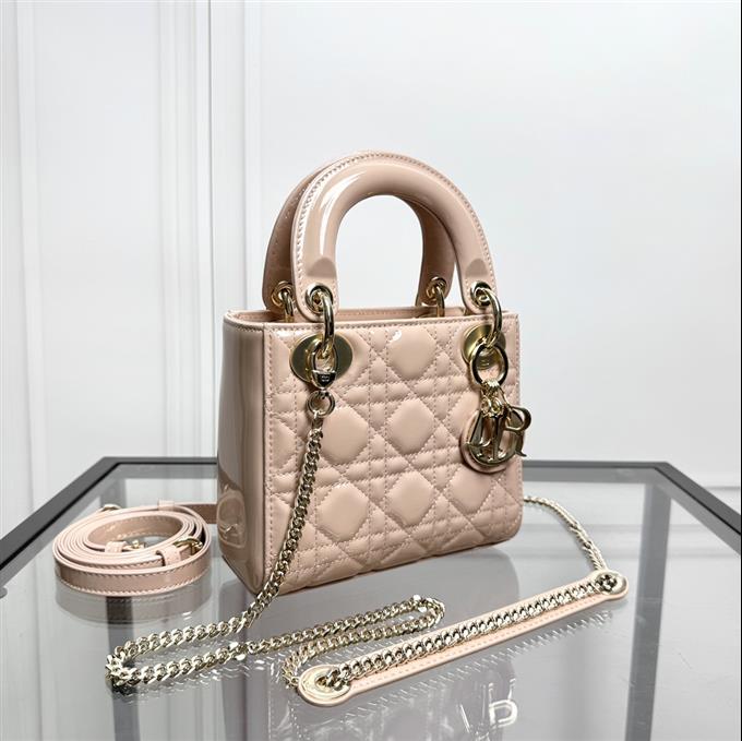 2025228Y600P205558186