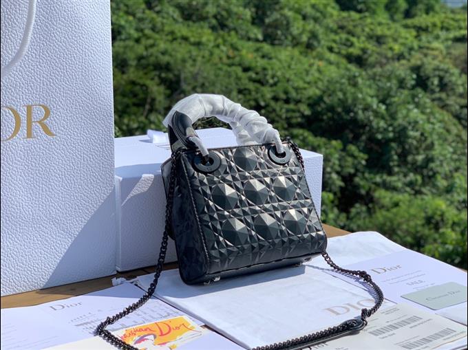 2025228Y900P205545852