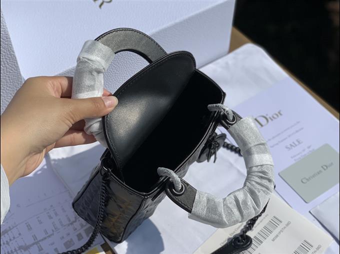 2025228Y900P205545962