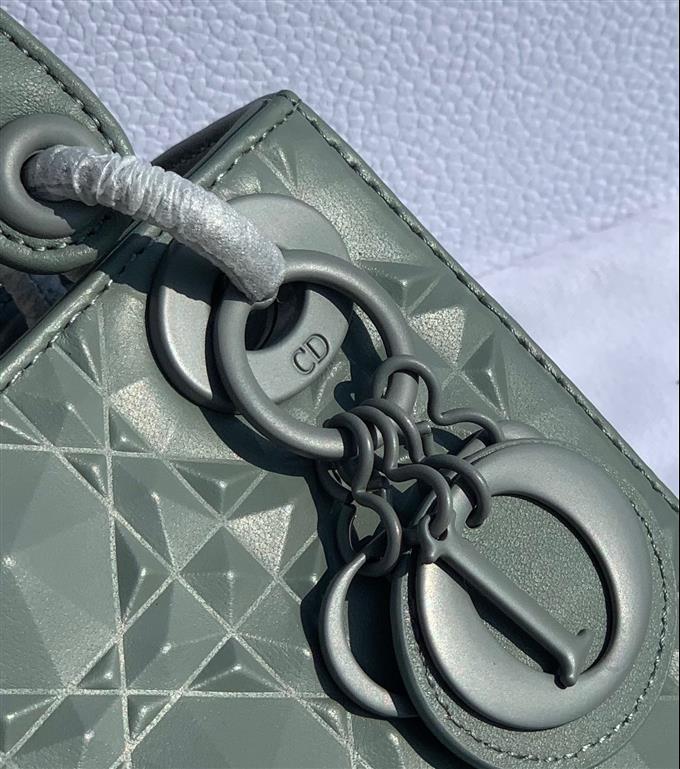 2025228Y900P20554656