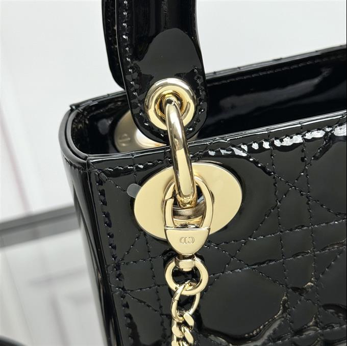 2025228Y600P205558452