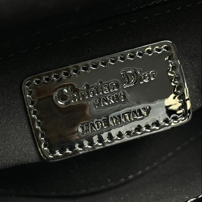 2025228Y600P205558530