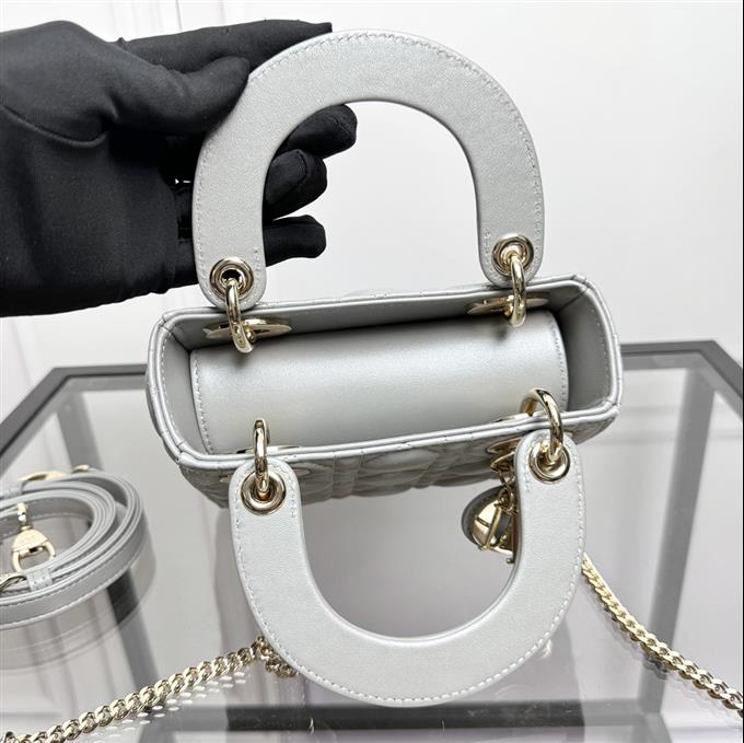 2025228Y600P205558936