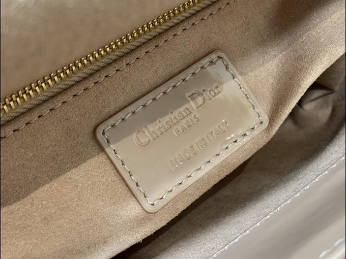 2025228Y600P20560388