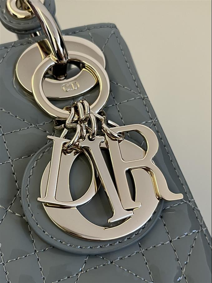 2025228Y600P20560687