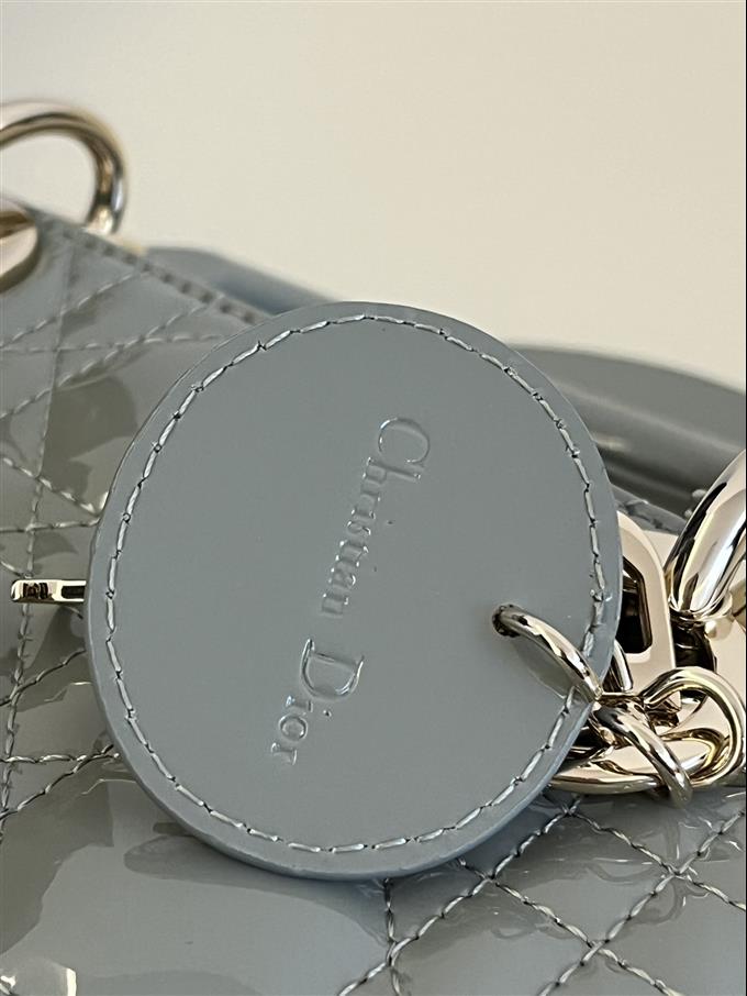 2025228Y600P20560718