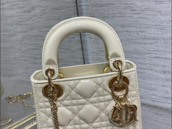 2025228Y600P20560828