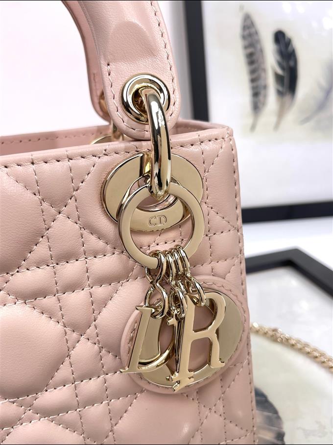 2025228Y600P20561047