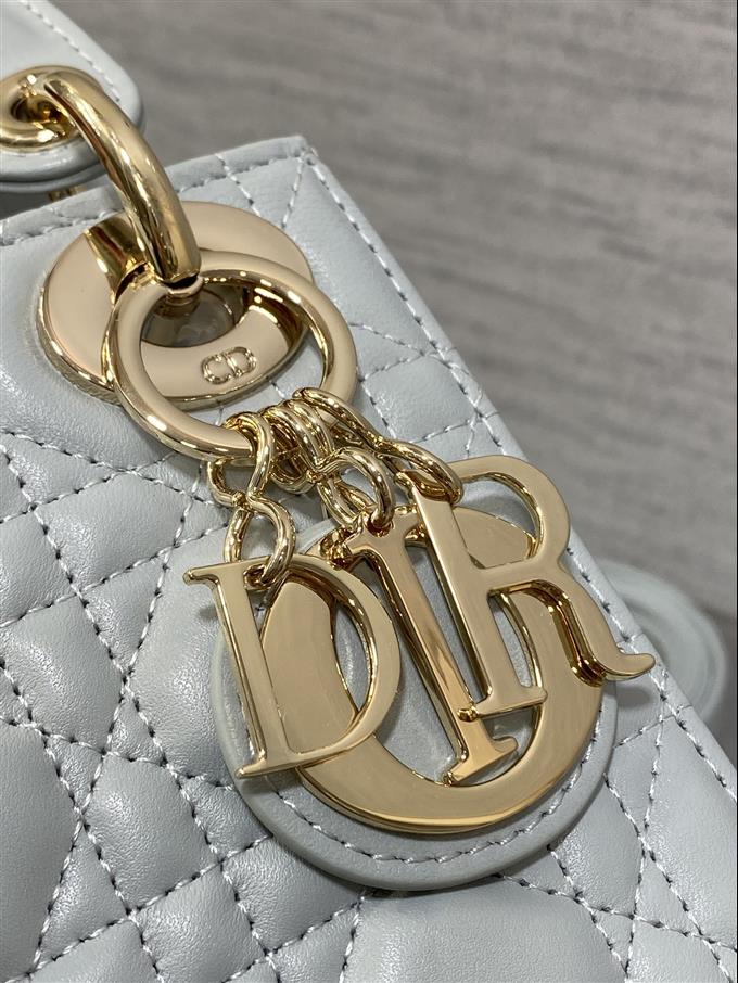 2025228Y600P205610534