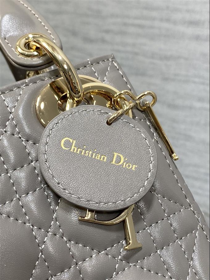 2025228Y600P205610837