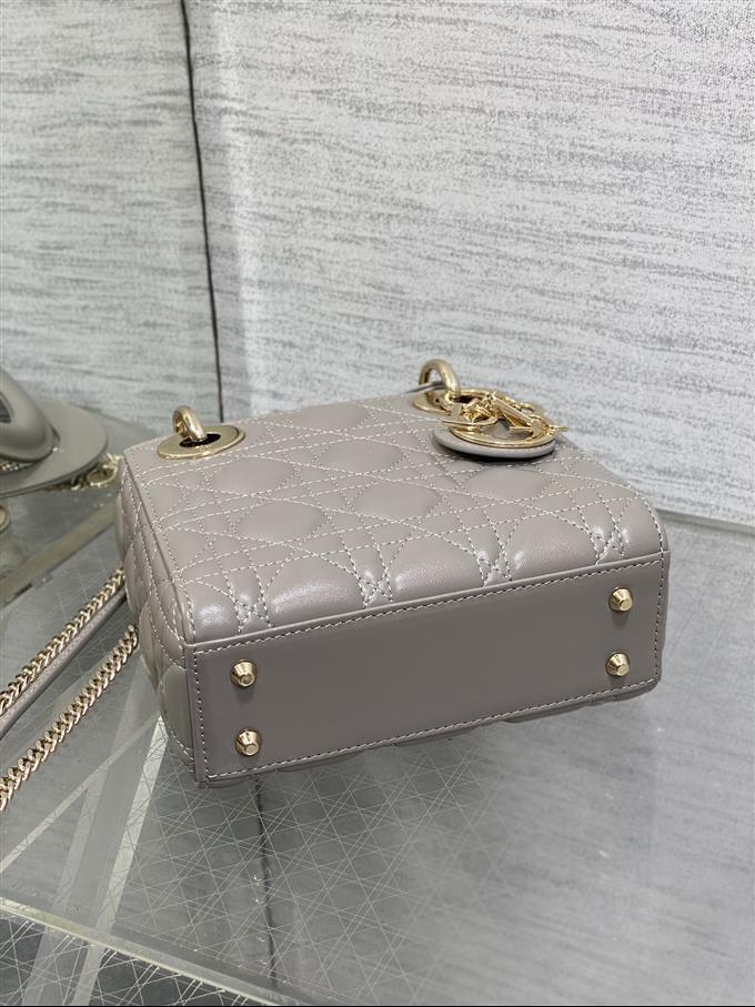 2025228Y600P205610885