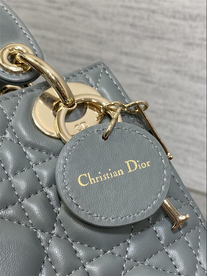 2025228Y600P205610981