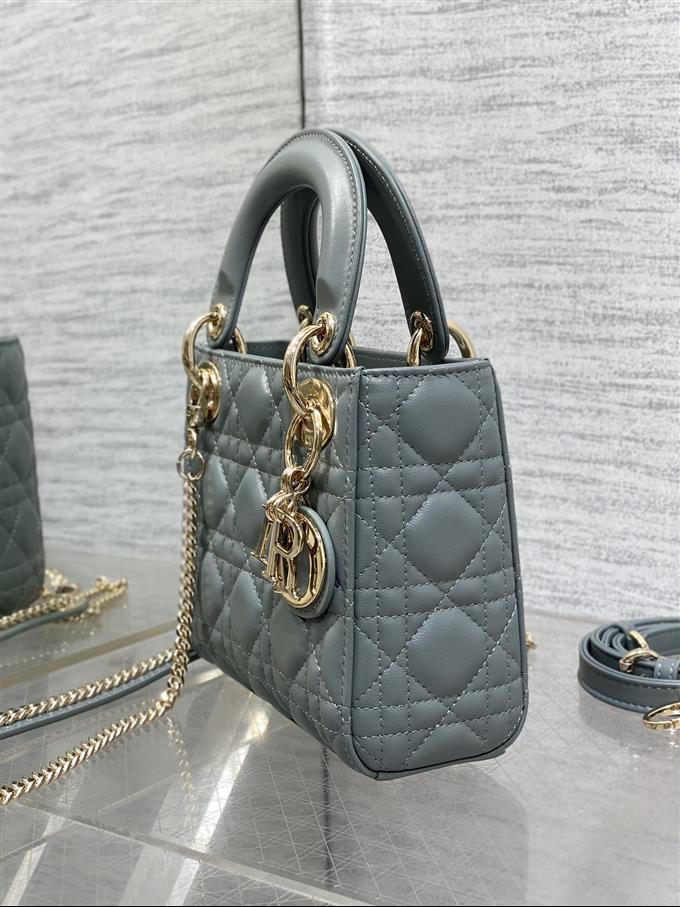 2025228Y600P20561112