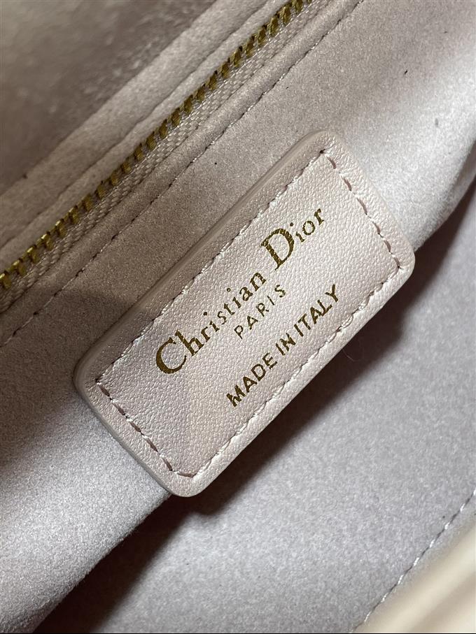 2025228Y600P205611203