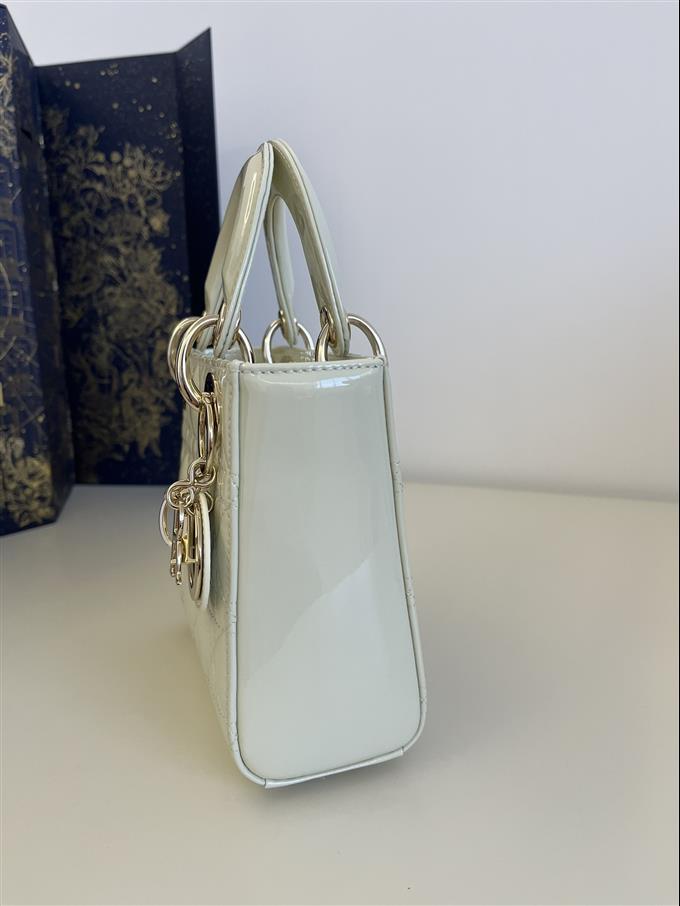 2025228Y600P20561159