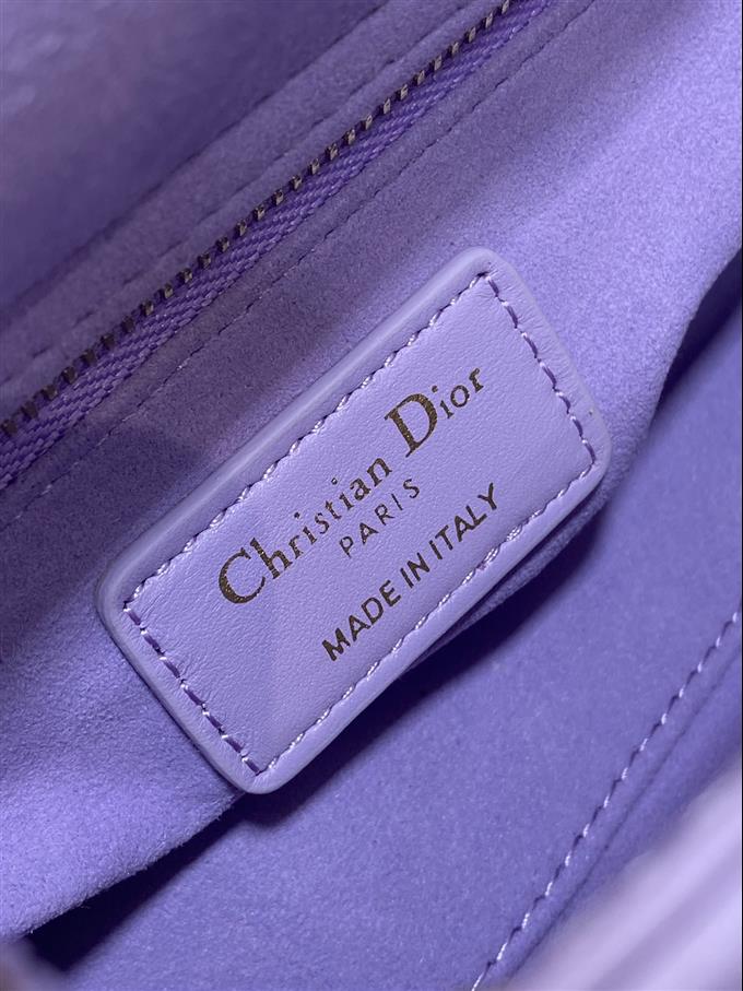 2025228Y600P205611628