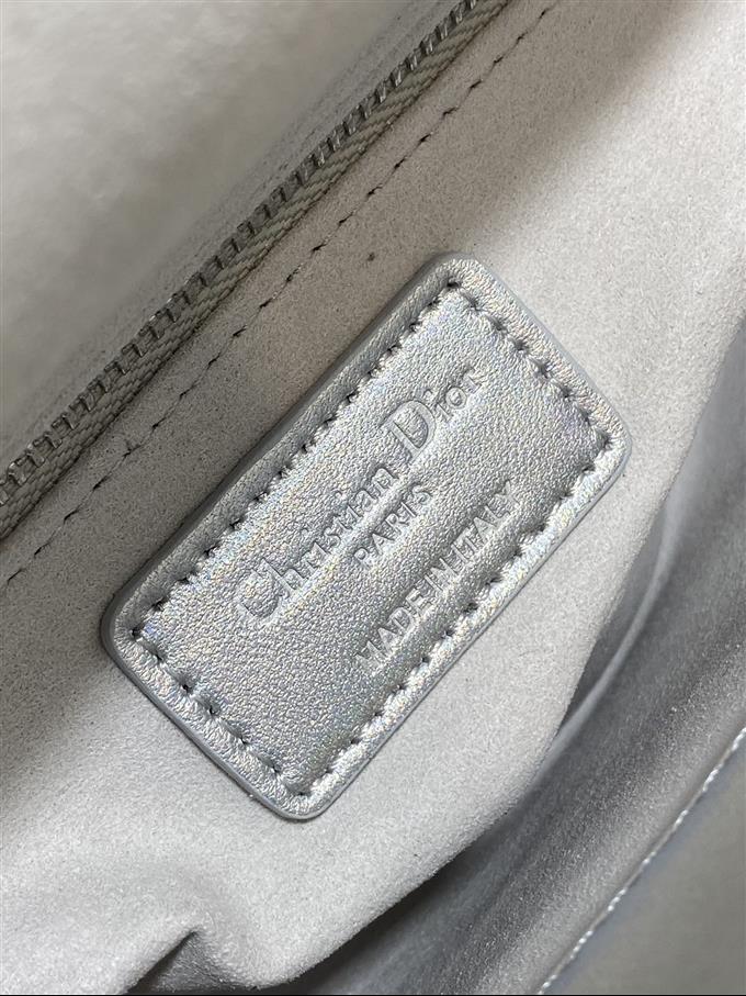 2025228Y600P205611770