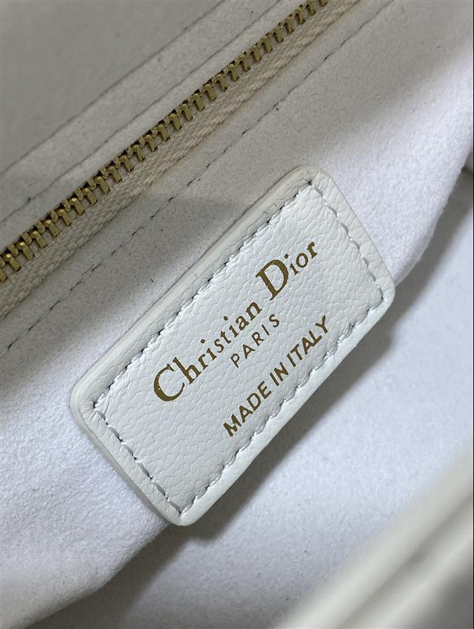 2025228Y600P205612213