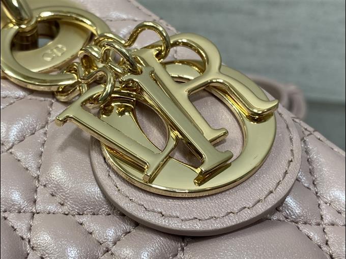 2025228Y600P205613101