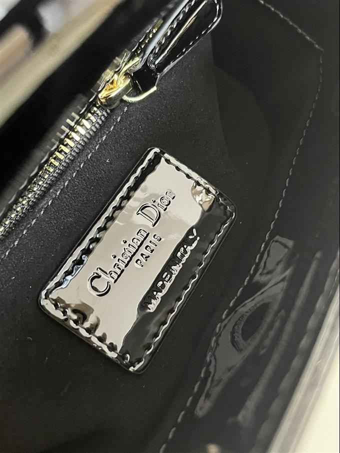 2025228Y600P20561362