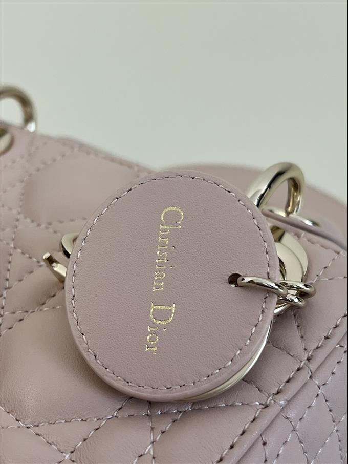 2025228Y600P205614520