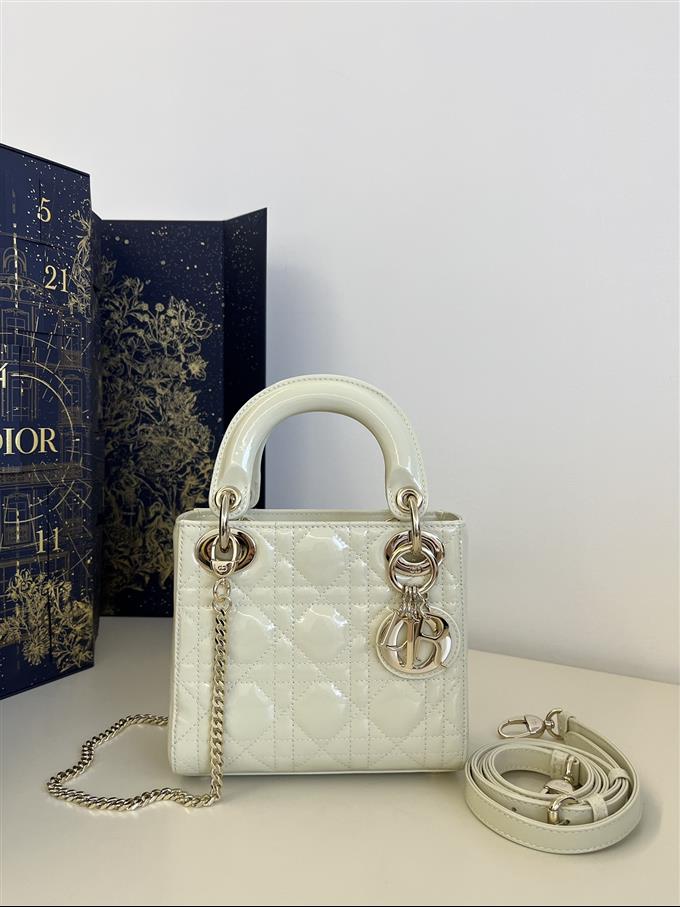 2025228Y600P205614628