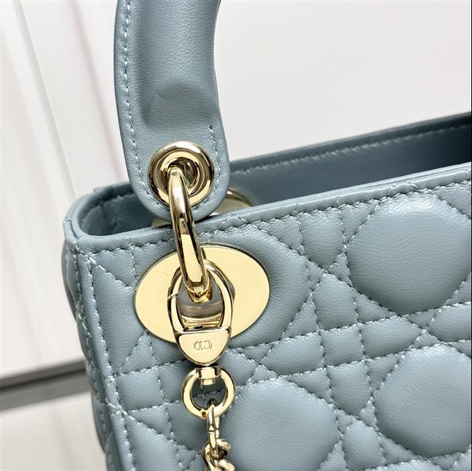 2025228Y600P205615227