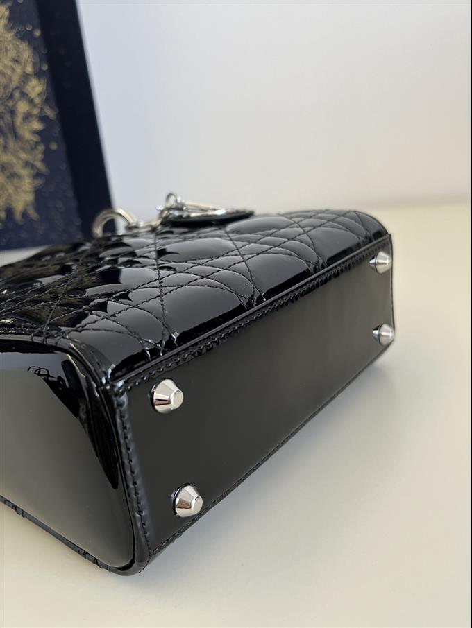 2025228Y600P205615714